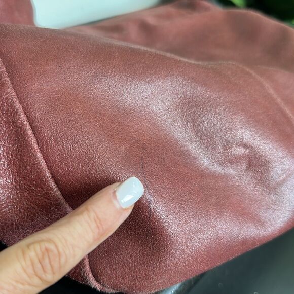 Wilson leather gorgeous, slouchy, bucket, shoulder purse - Picture 12 of 12